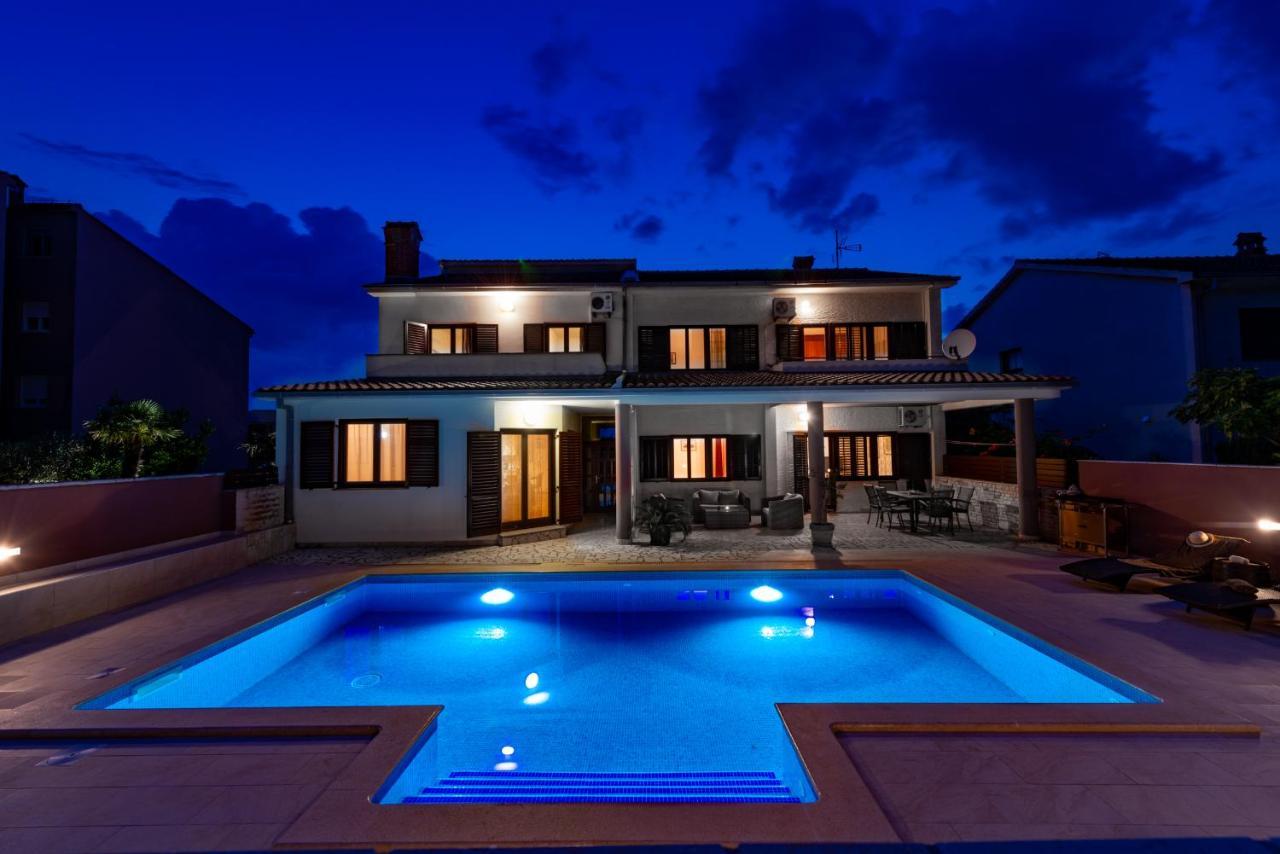 Villa Komel With Pool Fazana Exterior photo